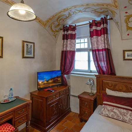 Loreta Praag
