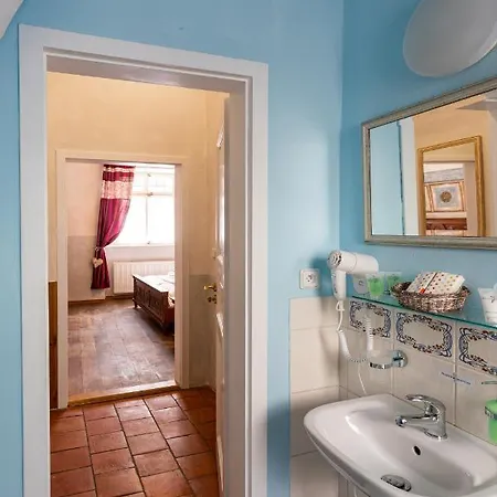 ロレタ ホテル 3*