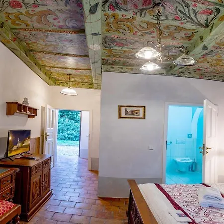 ロレタ ホテル 3*